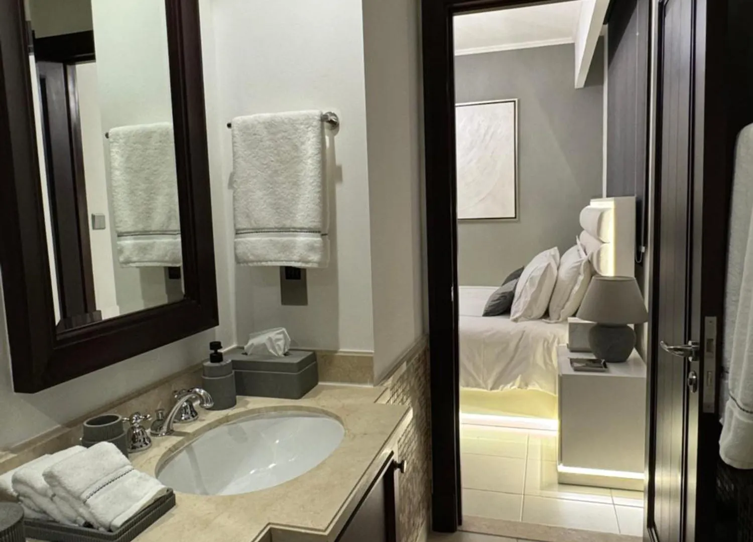 Lux Burj Khalifa Views 2Br Iconic Heart Of Dubai Direct Views The Best Location Dubai Mall Boulevard United Arab Emirates